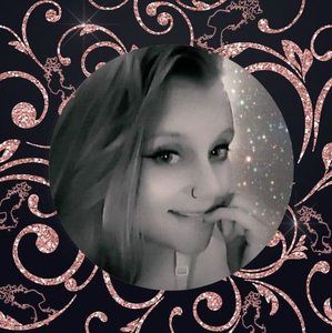 Meet your Posher, Holly